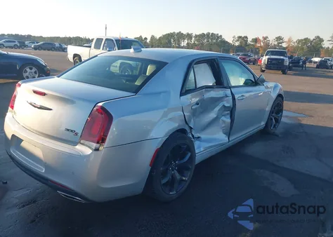 2023 Chrysler 300 300S z USA, uszkodzony, nr VIN 2C3CCABG9P8641212